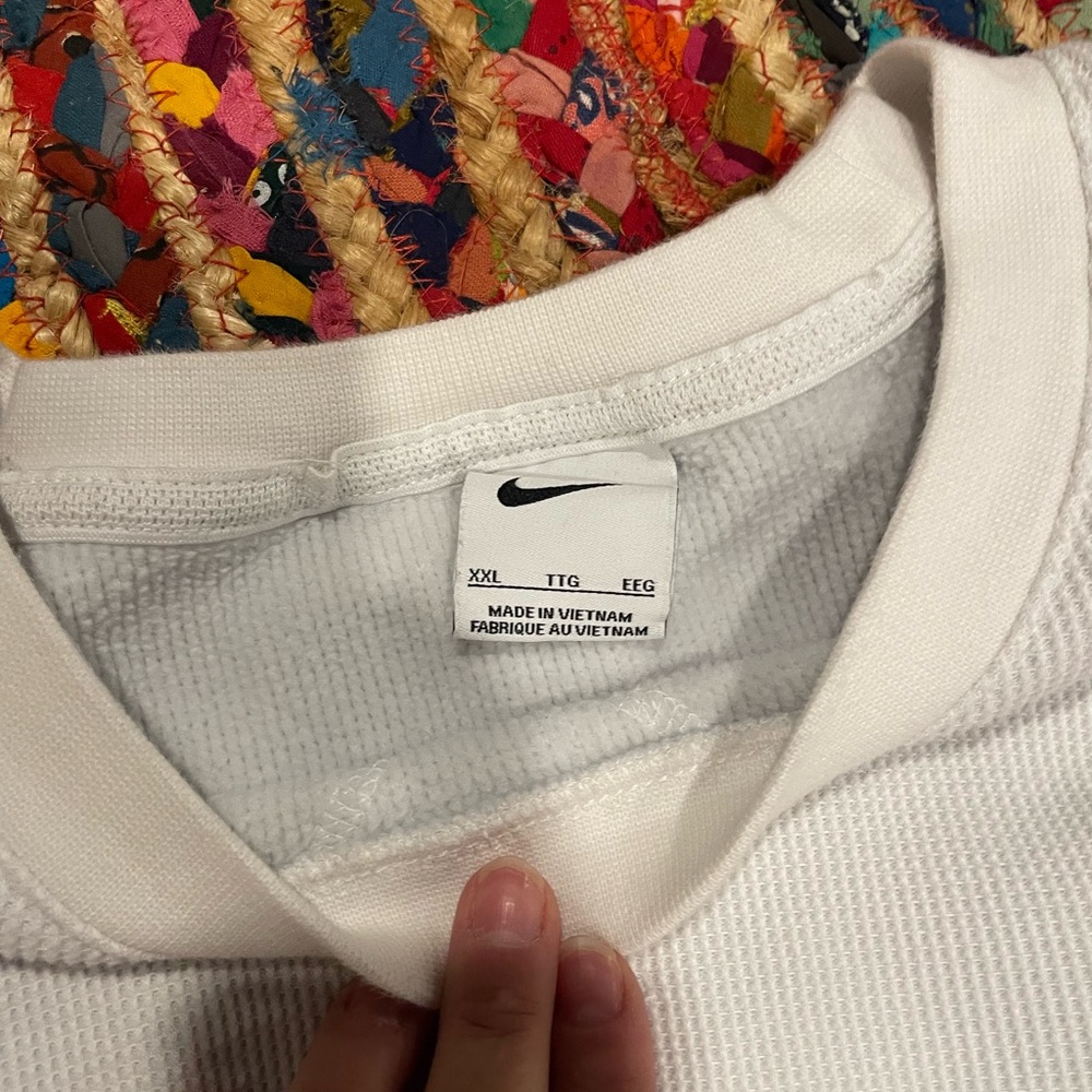 White Nike Duquesne Dukes Fleece Lined Thermal Long Sleeve Shirt - Picture 4 of 5